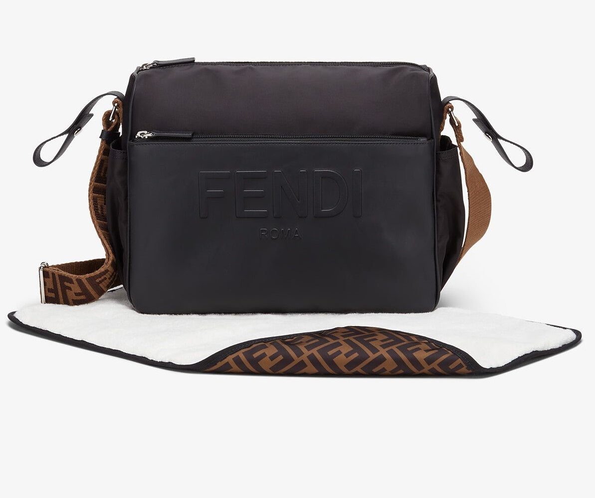 【お取り寄せ】『FENDI』 FFスラップショルダー マザーズバッグ ＜要在庫確認＞